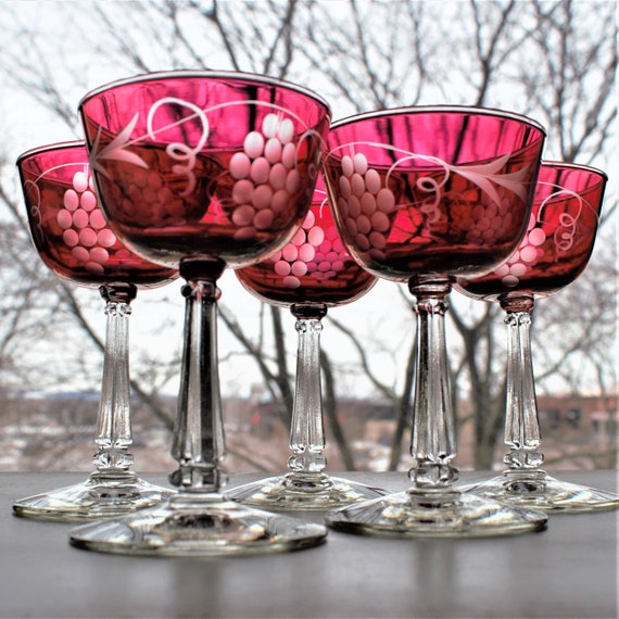 Vintage Red Glassware, 6 Etched Red Wine Glass Set, Mid Century Modern Red  Stemware, Etched Pink Glass, Vintage Pink Coupe Glass, Red Glass -   Norway