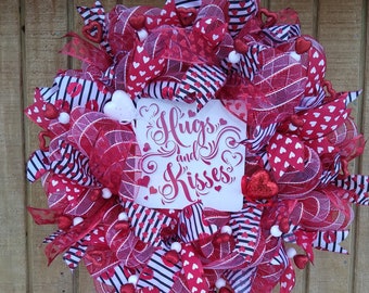 Valentine's Day Wreath, Hug & Kisses Wreath, Valentines Wreath, Heart Wreath, Red and White Wreath