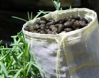 Goat Manure Tea Bag Aged Organic Fertilizer/Foliar Spray/Soil Amendment. 8X6X3