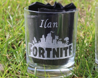 Fortnite Pickaxe Etsy - box fortnite glas gravur handwerklichen individuellen vornamen geschenk ideal fur liebhaber von videospiel nutzliches glas oder sammler