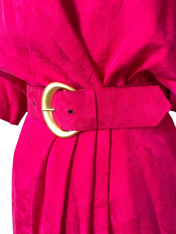 70s red floral silk belted midi dress | vintage b… - image 5