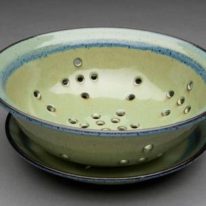 Small Stoneware Berry Bowl with plate