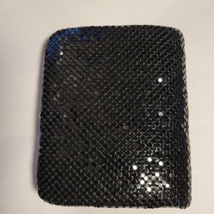 Cartera vintage de malla negra de tres pliegues de Loft House