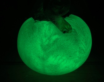 glow in the dark pumpkin with non-glow/dark green stem