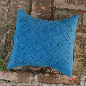 Indigo Kissenbezug, Handgenähtes Kissen, japanische Kissenhülle, Bio Indigo, Raw Leinen Wurfkissen, Rustikales Dekor, Zen Art