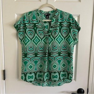 Vintage Y2K Semi Sheer Retro Green Top Women&#39;s Size XS Mod Swirl Jones New York