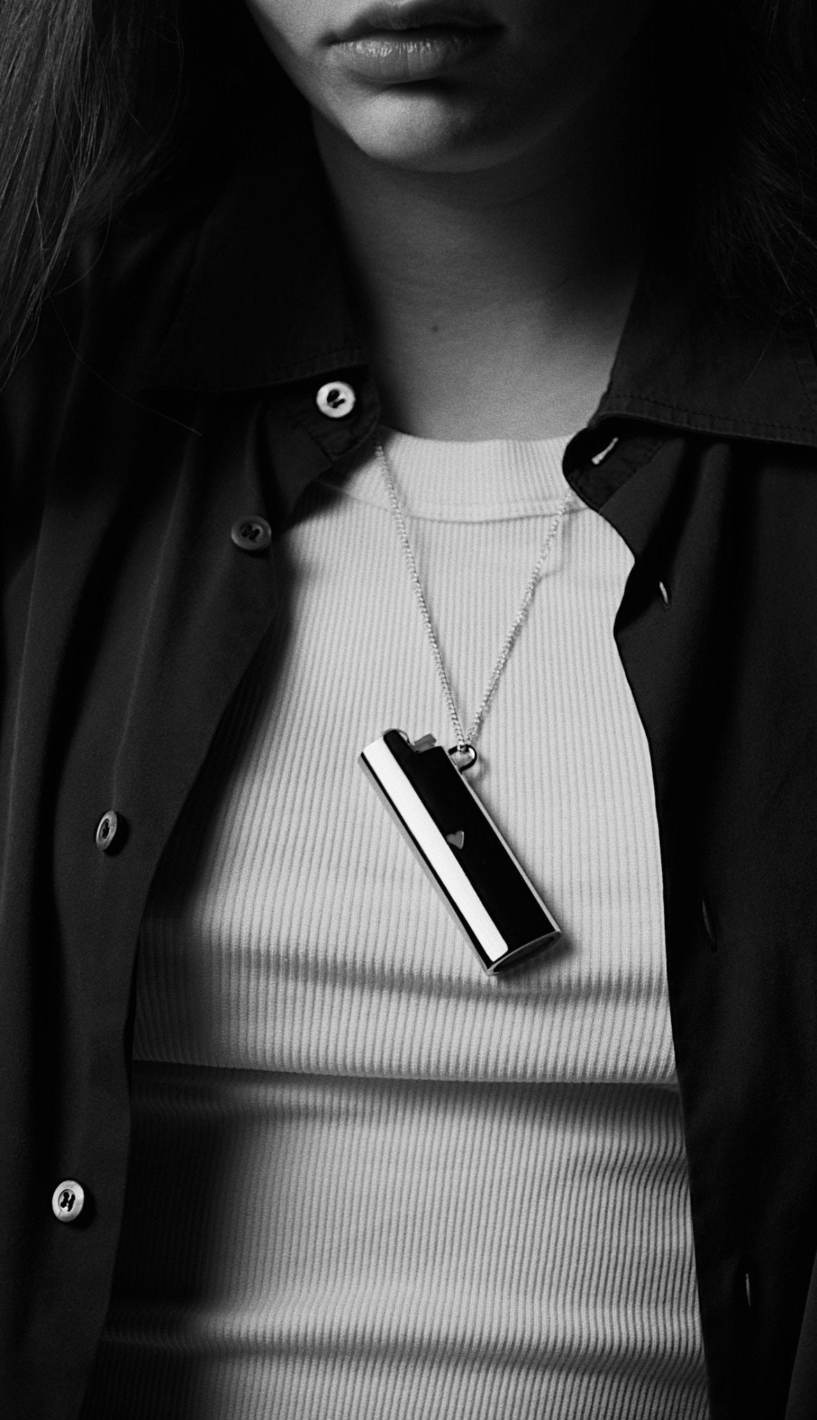 [OPEN YY] STUD LIGHTER CASE KEYCHAIN★新作・25SS★韓国★ OPEN YY] STUD LIGHTER CASE KEYCHAIN - BLACK ファッション雑貨