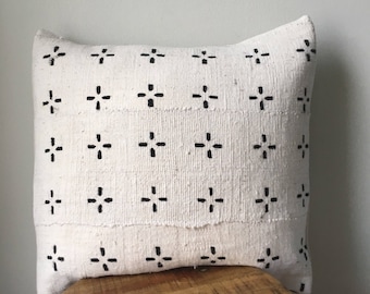 DOUBLE SIDED with Insert - White with Black Dashed Cross - Dash Cross African Mudcloth Pillow ( Insert Included) - Two Side - 2 Sides