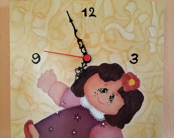 Bemalte Uhr für das Kinderzimmer