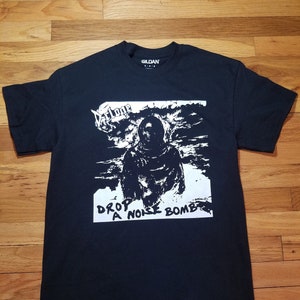 D-Clone - Drop a noise bomb Shirt