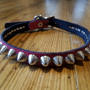 Red &quot;Distressed&quot; Leather Collar W/ Conical Studs