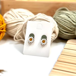 Oorbellen I Moonstone Madelief