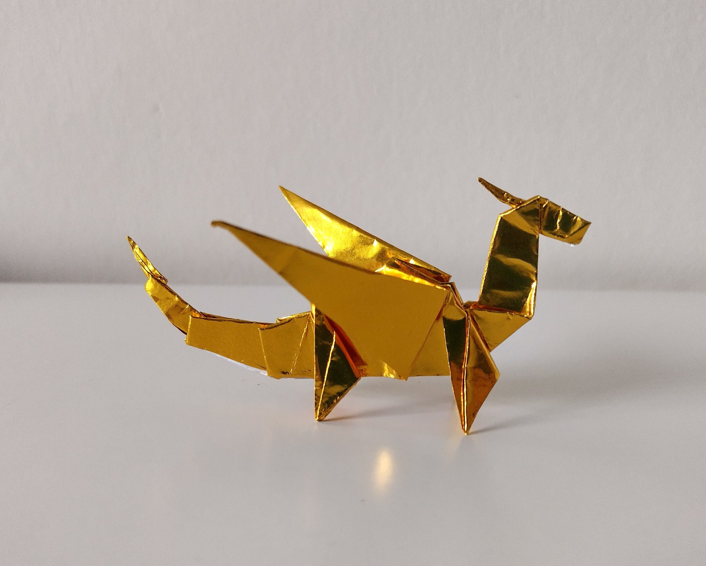 折り紙 黄金の昇り龍(ORIGAMI/GOLDEN RISING DRAGON)