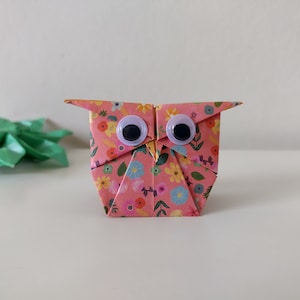 Handmade Pink Floral Origami Owl: Kiribati pattern, Party Favour, Place Card