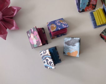 Set of 4 handmade origami mini books in assorted Chiyogami patterns / party favours / gift toppers / handmade eco friendly gift