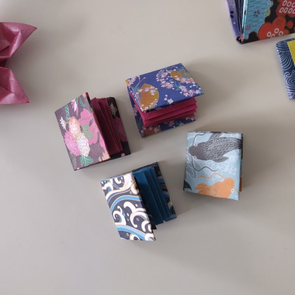 Set of 4 handmade origami mini books in assorted Chiyogami patterns / party favours / gift toppers / handmade eco friendly gift