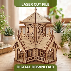 Puede incluir: Un archivo de corte láser para descarga digital que muestra un modelo de madera de un edificio con torre de reloj, aguja central, techos de tejas y arcos abiertos. La estructura presenta patrones geométricos complejos y un reloj.