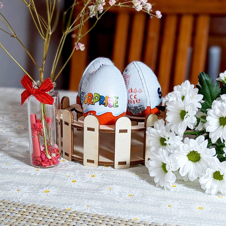 Laser cut design of Easter Egg Holder