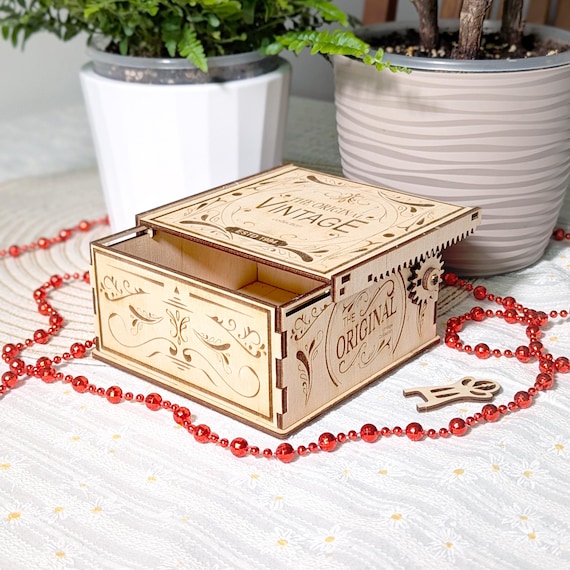 Mechanical Gear Box – Laser Cut File, Vintage Style SVG Plywood Project with Moving Lid