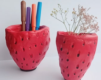 Strawberry Shaped Dried Flower Pots Stationery Holder Vase Ornamental Vases Unique Gift Living Room Decorations Home Accessory Original