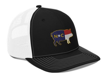 Cappello da camionista con bandiera della Carolina del Nord, maiale, barbecue NC Richardson 112
