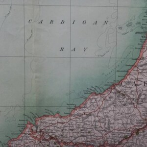 1898 Carmarthenshire & Nord Pembrokeshire. 125 Jahre alt. Antik und ideal zum Einrahmen. Große Karte. Strickjacke Bay, St Davids, Aberystwyth.