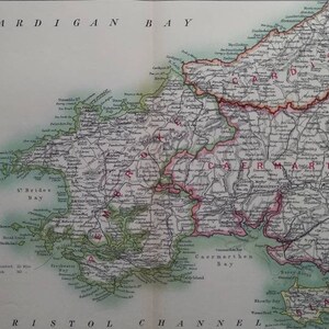 1894 年ペンブルックシャー、カーマーゼン、カーディガン。アンティーク マップ。ウェールズ南西部の海岸地図。129 年前のオリジナル マップ。テンビー、セント デイビッズ。