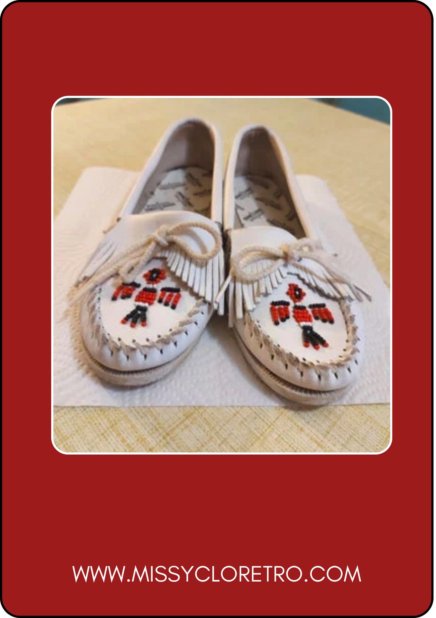 Really Comfy Vintage Minnetonka Moccasins Shoes (like New