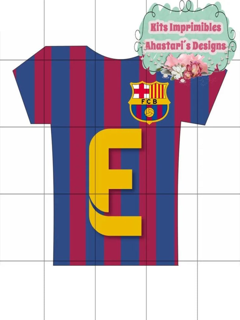 Pu&ograve; includere: Un design stampabile di una maglia da calcio a strisce rosse e blu, un pallone da calcio e la lettera "E" in giallo. La maglia ha il logo del FC Barcelona sul davanti.