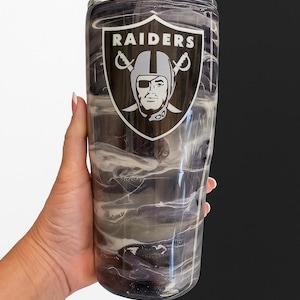 Marbled Raiders Becher (INDIVIDUALISIERBAR)
