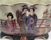 Vintage Royal Satsuma Japan Vase with hand painted raised beads Geisha gilding