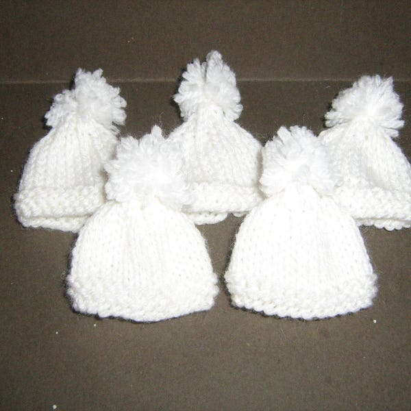 Lot de 2 mini-bonnets de noel en laine blanche tricotés mains