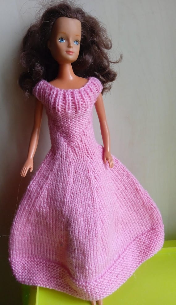 Tenue Pour Poupée Barbie – Lot De Vêtements, Occasion, Modèle 2212 Peut-être