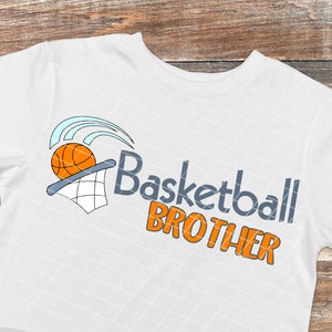 バスケットボール兄弟 svg、バスケットボール シャツ svg、バスケットボールとフープ svg、バスケットボール ファミリー シャツ、男の子用バスケットボール T シャツ、バスケットボール フープ