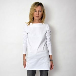 Blusa blanca de algodón de manga larga con aberturas laterales – Túnica con cuello barco