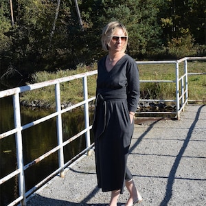Baumwoll Midi Kleid mit Taschen: V-Neck Gürtel Kleid