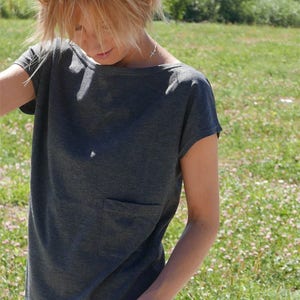 Cotton women&#39;s T-SHIRT with pocket / 100% cotton / graphite t-shirt / simple t-shirt / natural cotton / women&#39;s clothes / FOCUS