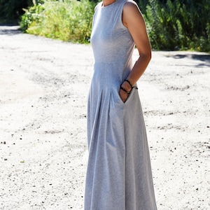 AUDREY langes Kleid aus 100 % Baumwolle, hergestellt in Polen / graues Kleid / handgefertigtes Kleid / mit Taschen / längere Rückseite des Kleides Bild 4