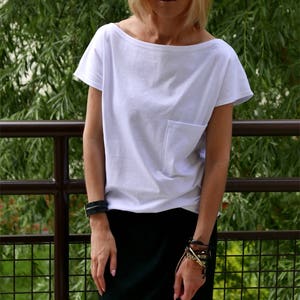T-SHIRT with pocket / cotton t-shirt / white t-shirt / white top / white t-shirt / FOCUS