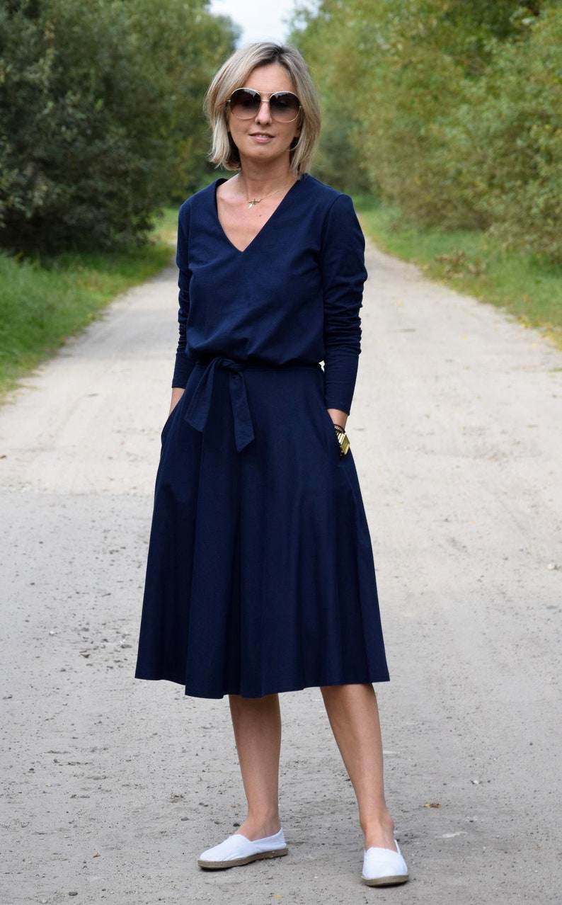 JENNIFER V-hals katoenen midi-jurk / uitlopende katoenen jurk / feestjurk / 100% katoen / vintage jurk / jurk voor werk / losse jurk Navy blue