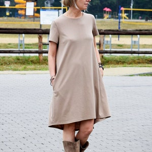 TESSA Aförmiges Kleid mit kurzen Ärmeln / Kleid aus 100% Baumwolle / handgemacht / lockeres Kleid / Taschen / lockere Größe Beige