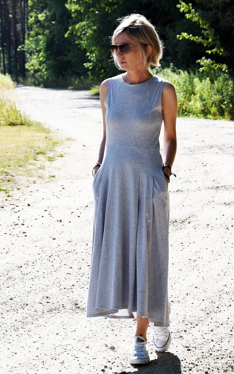 AUDREY langes 100% Baumwollkleid made in Poland / graues Kleid / handgemachtes Kleid / mit Taschen / längere Rückseite des Kleides Bild 2