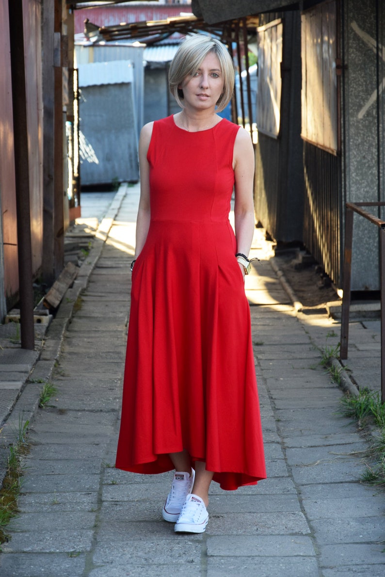 AUDREY langes 100% Baumwollkleid made in Poland / graues Kleid / handgemachtes Kleid / mit Taschen / längere Rückseite des Kleides Rot