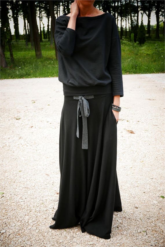 Black cotton maxi skirt with pockets hotsell