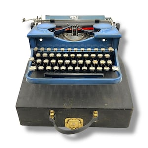 Royal P (Blue Sunburst) Typewriter