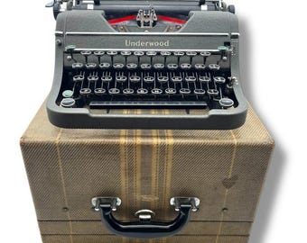 Underwood Champion (w / Field Case) Schreibmaschine