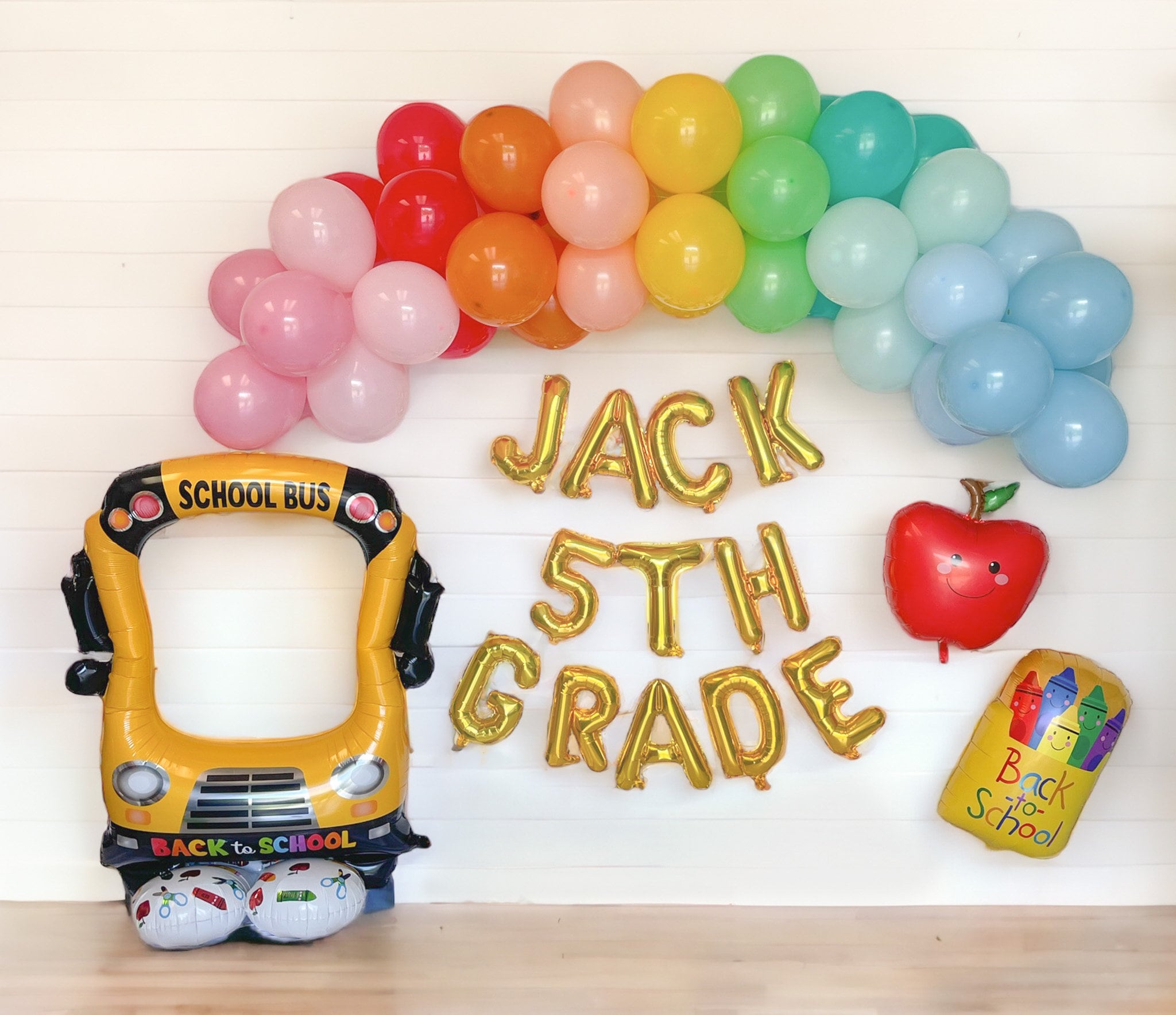 Party Dekoration "Welcome Back To School" Banner - 2 Stück, Bunt, Regenbogenfarben - Für Schuleinführung