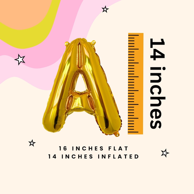 Puede incluir: Un globo de letra A de l&aacute;mina dorada, inflado a 35,5 cm. El globo est&aacute; al lado de una regla que muestra la medida. El texto debajo del globo dice "16 pulgadas plano, 14 pulgadas inflado."