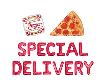 Może przedstawiać: Kawałek pizzy z pepperoni i pudełko po pizzy ze słowem "Pizza" i frazą "Slice up your life!" są wyświetlane. Poniżej słowa "SPECIAL DELIVERY" są napisane czerwonymi literami z balonów, tworząc świąteczny i apetyczny obraz.
