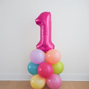 Decoraciones para fiestas de cumpleaños con torre de globos gigantes, torre de globos con números gigantes, Ooh La La para niñas, artículos para fiestas de los 2000, 90 y 80, ¡Diviértete siendo uno!
